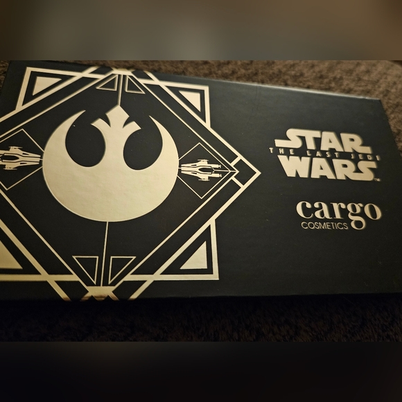 Star Wars Cargo Eyeshadow Palette - Picture 1 of 5
